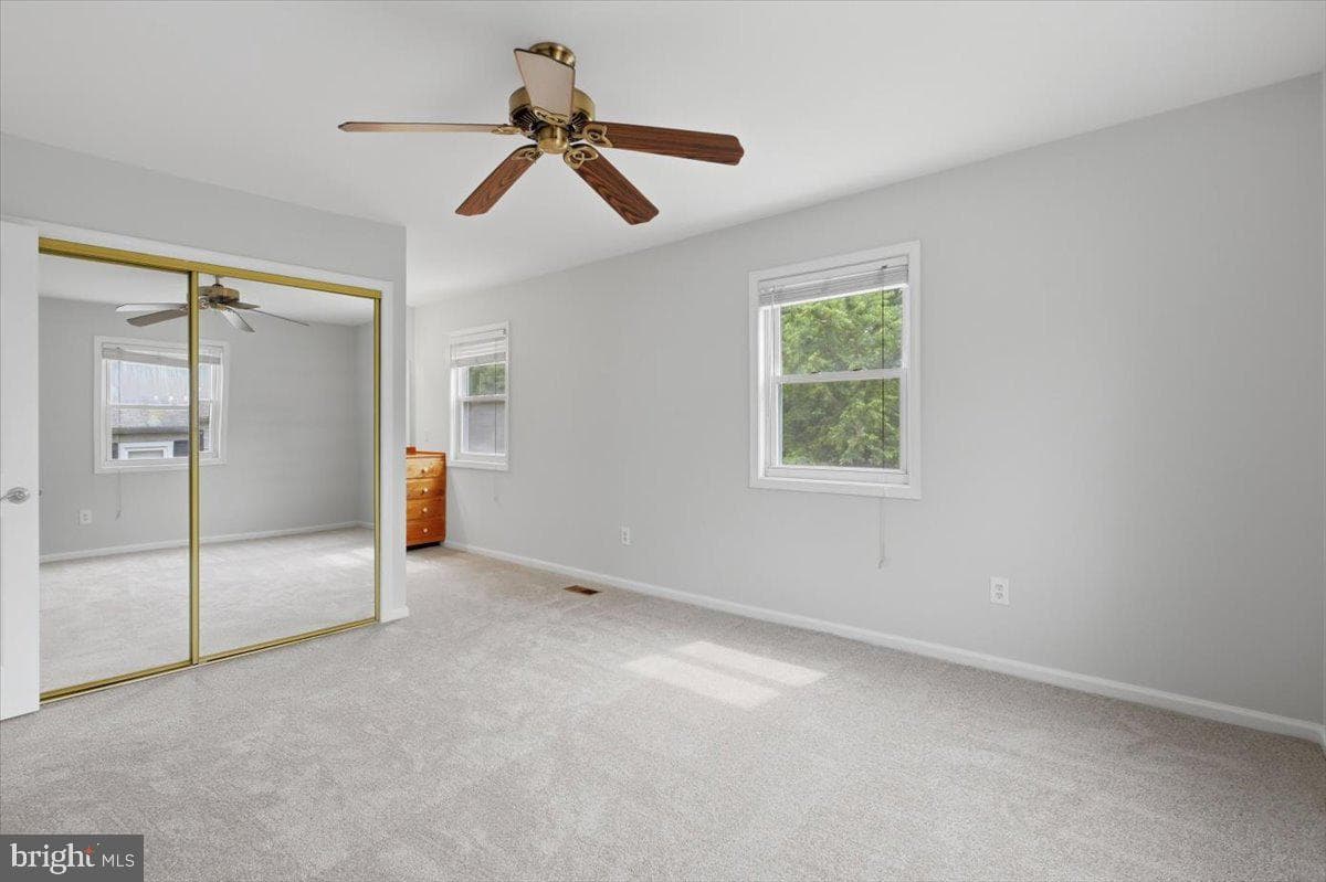 5526 Hollins Lane photo 14