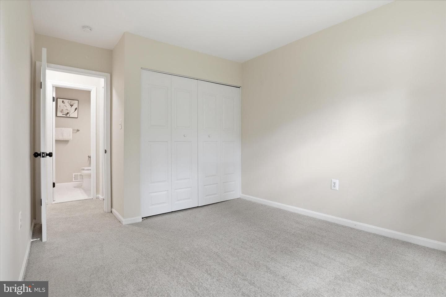 4560 Metro Court photo 22