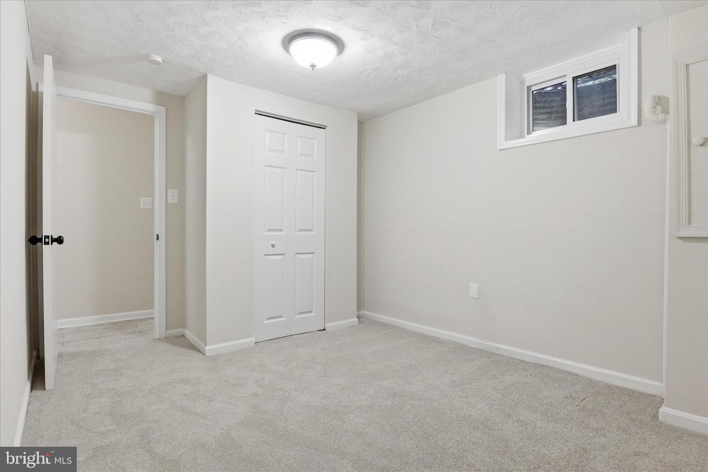 4560 Metro Court photo 26