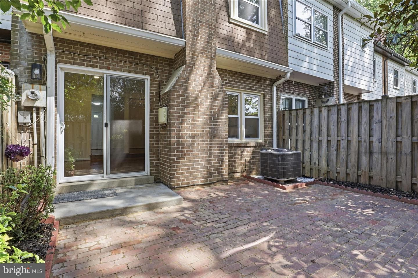4560 Metro Court photo 31