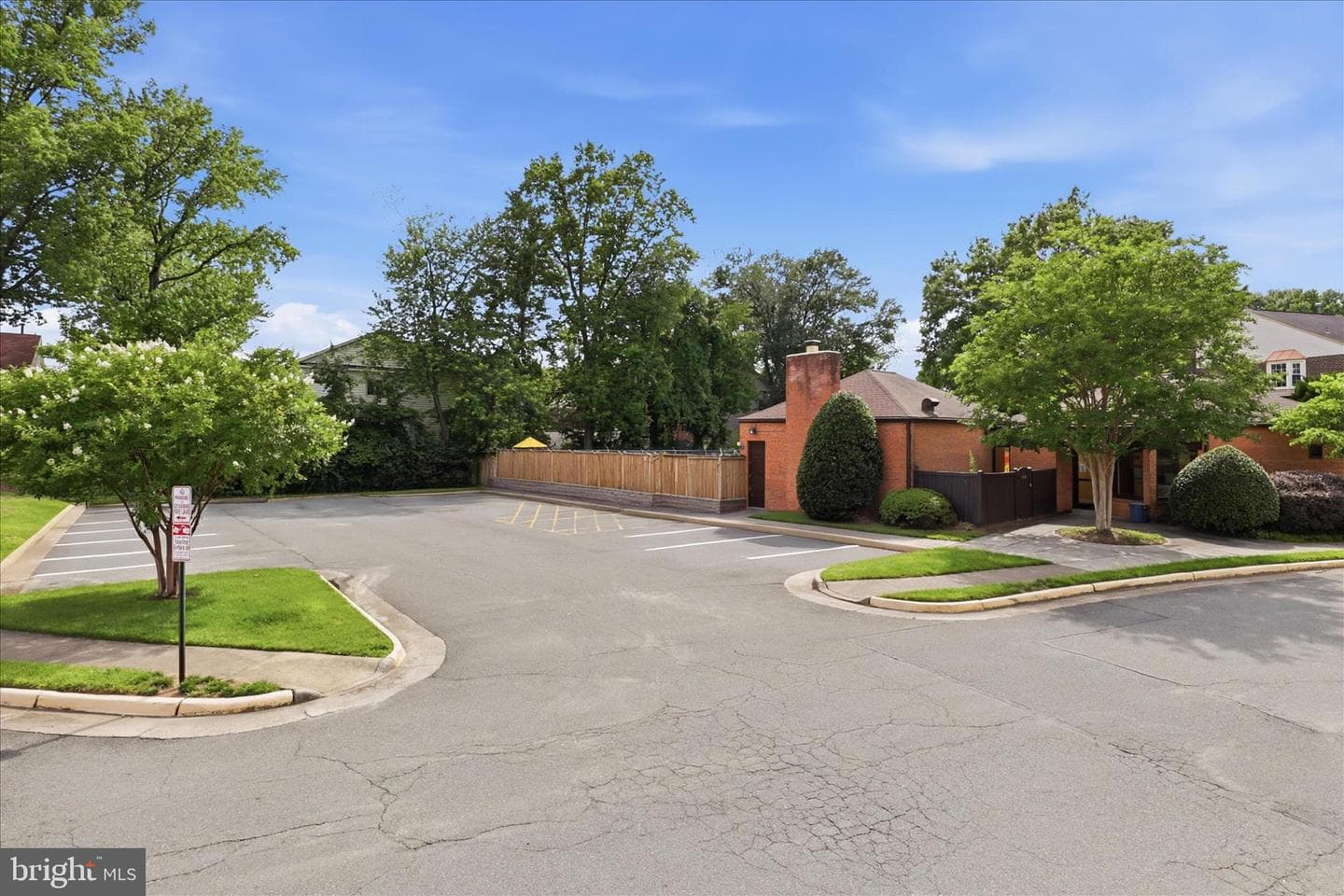 4560 Metro Court photo 34