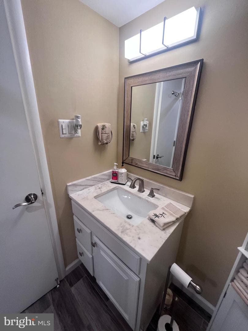 9706 Kingsbridge Drive #102 photo 39