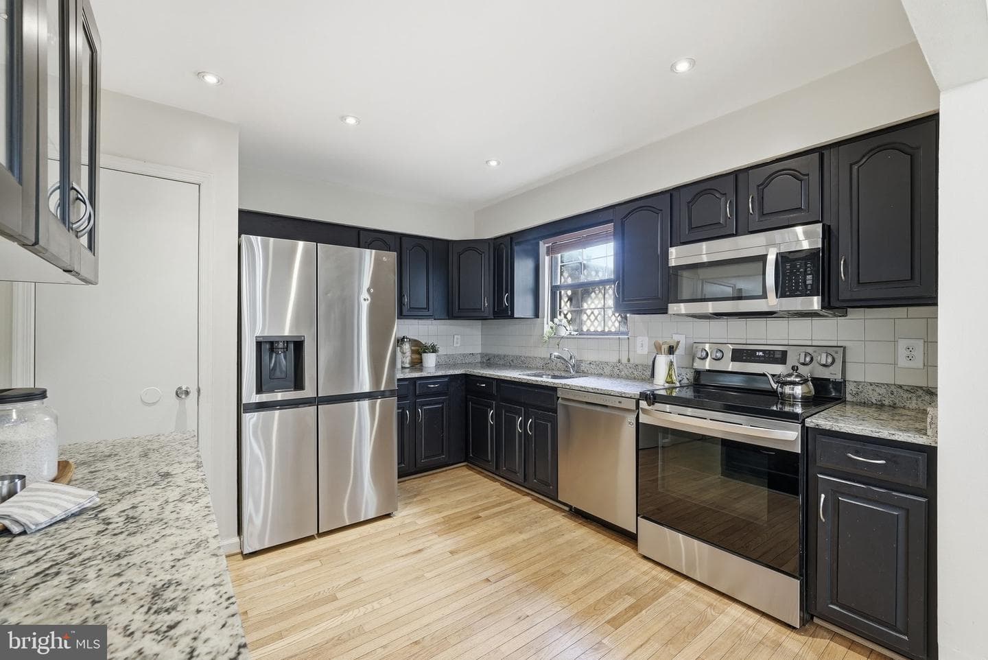 10243 Roberts Common Lane photo 4