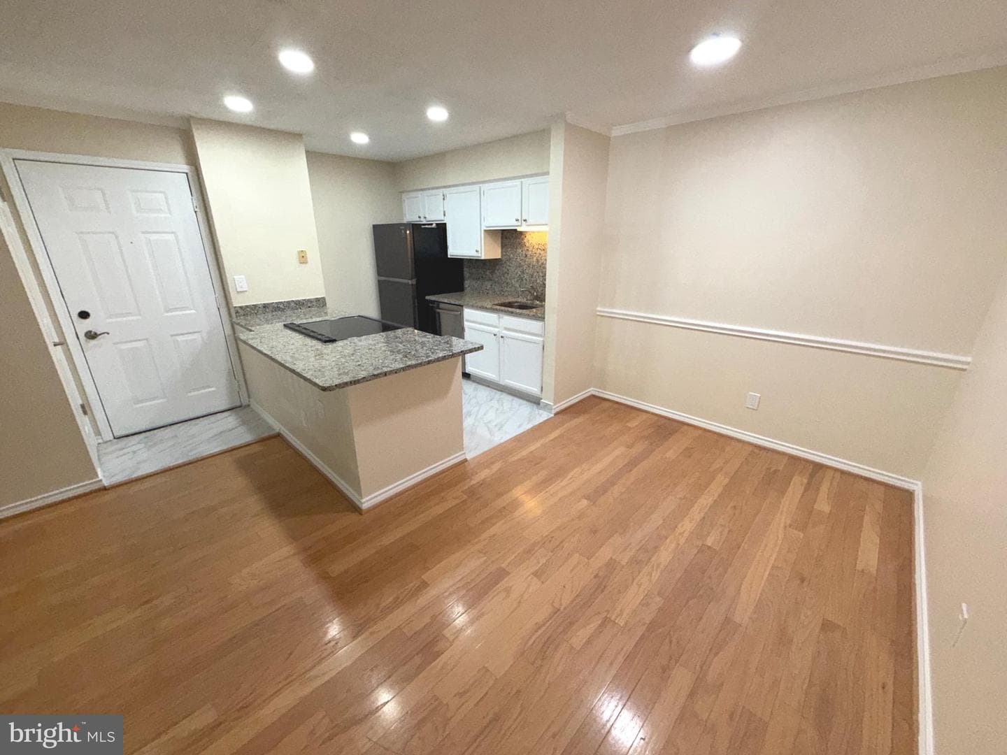 1534 Lincoln Way #204 photo 7