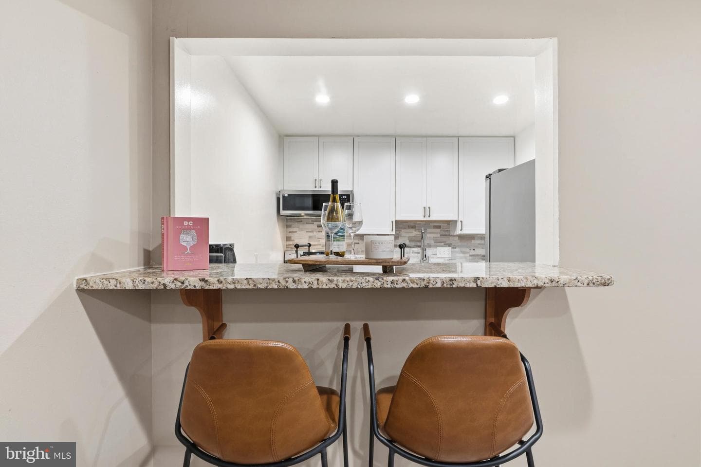 2907 Charing Cross Road #09/3 photo 6