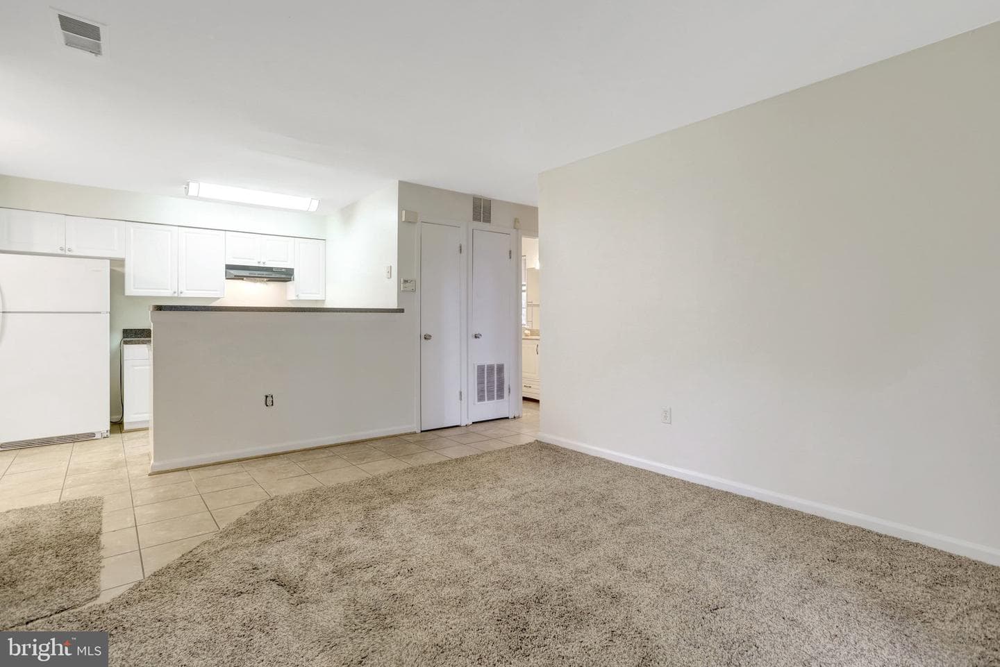 8639 Beekman Place photo 3
