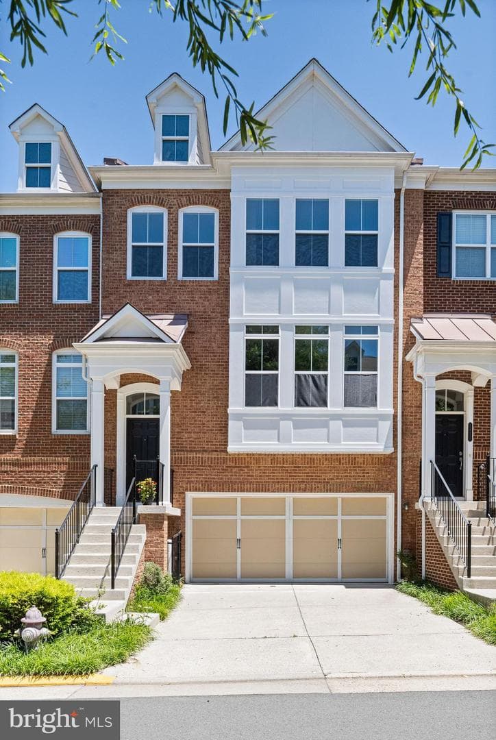 2929 Chesham Street photo 1
