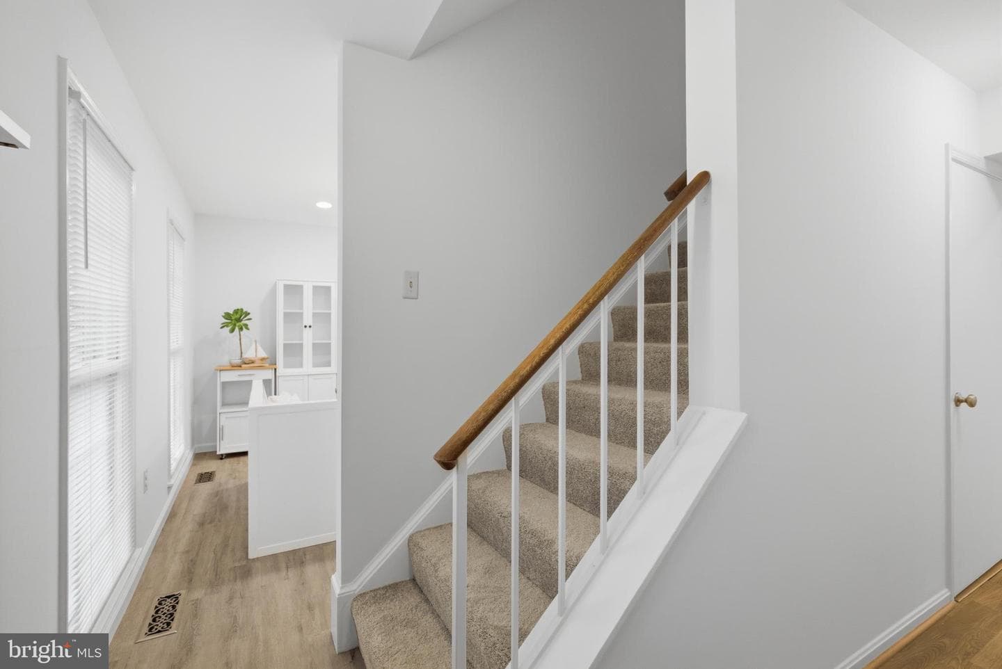 9664 Masterworks Drive photo 5