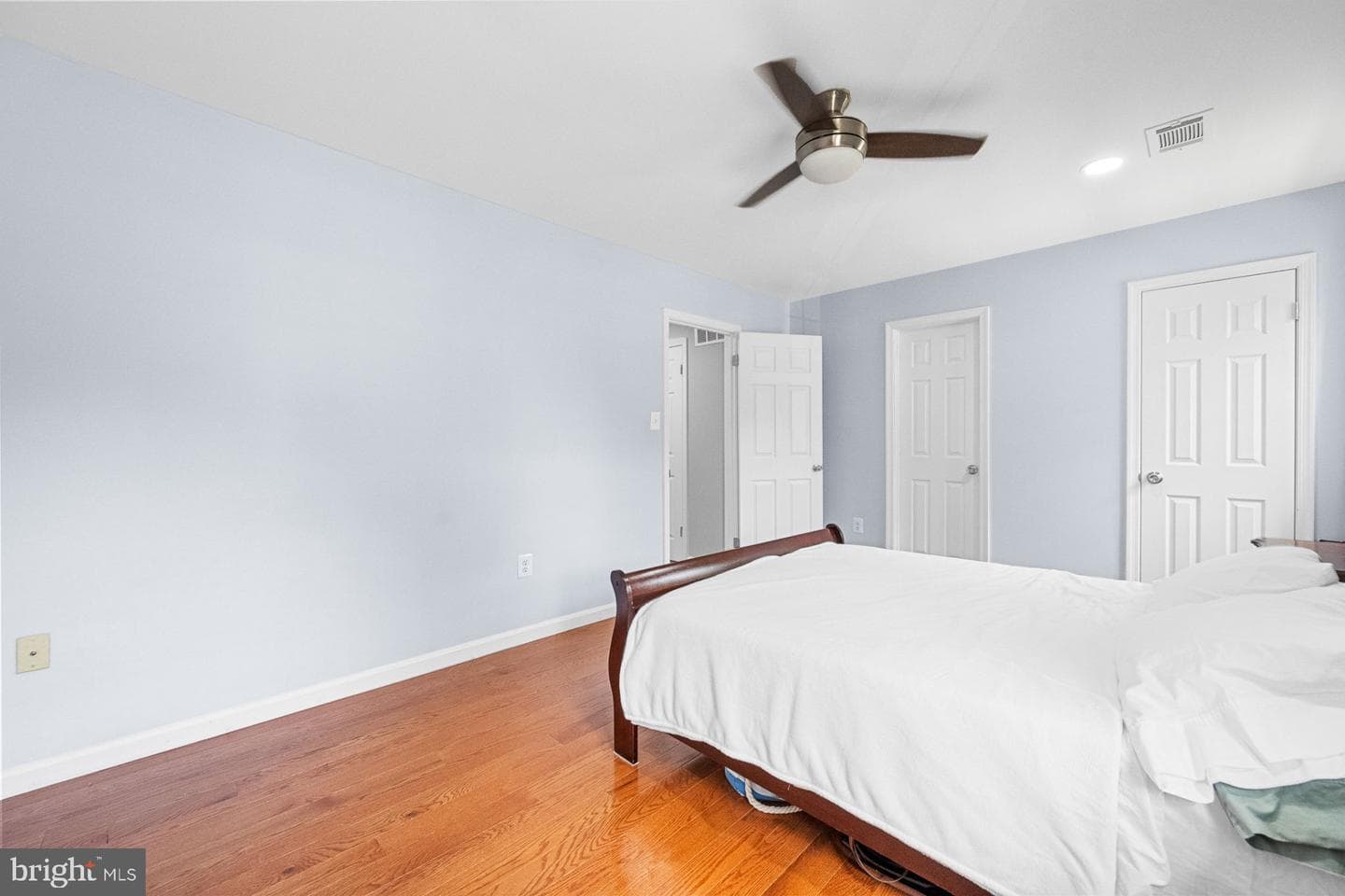 300 Holly Court photo 16