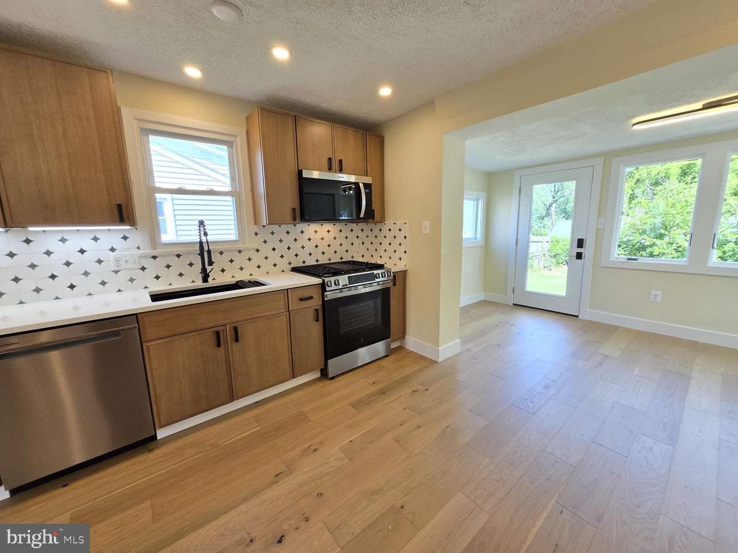 2949 Rosemary Lane photo 7