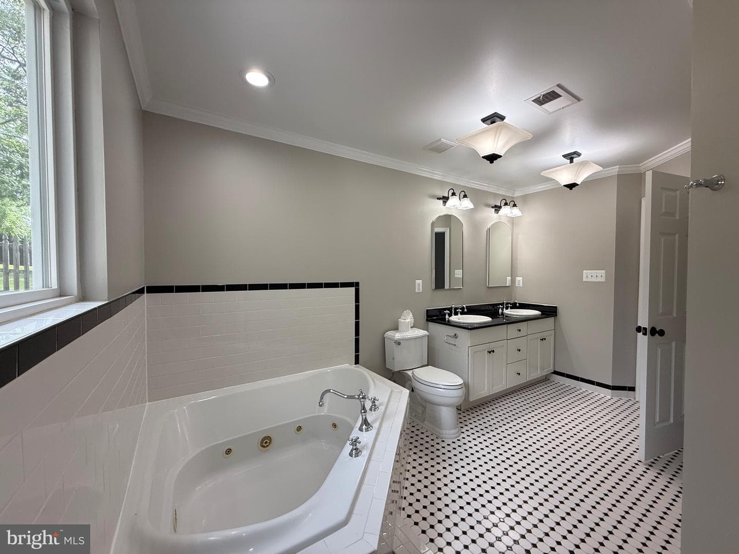 7412 Axton Street photo 38