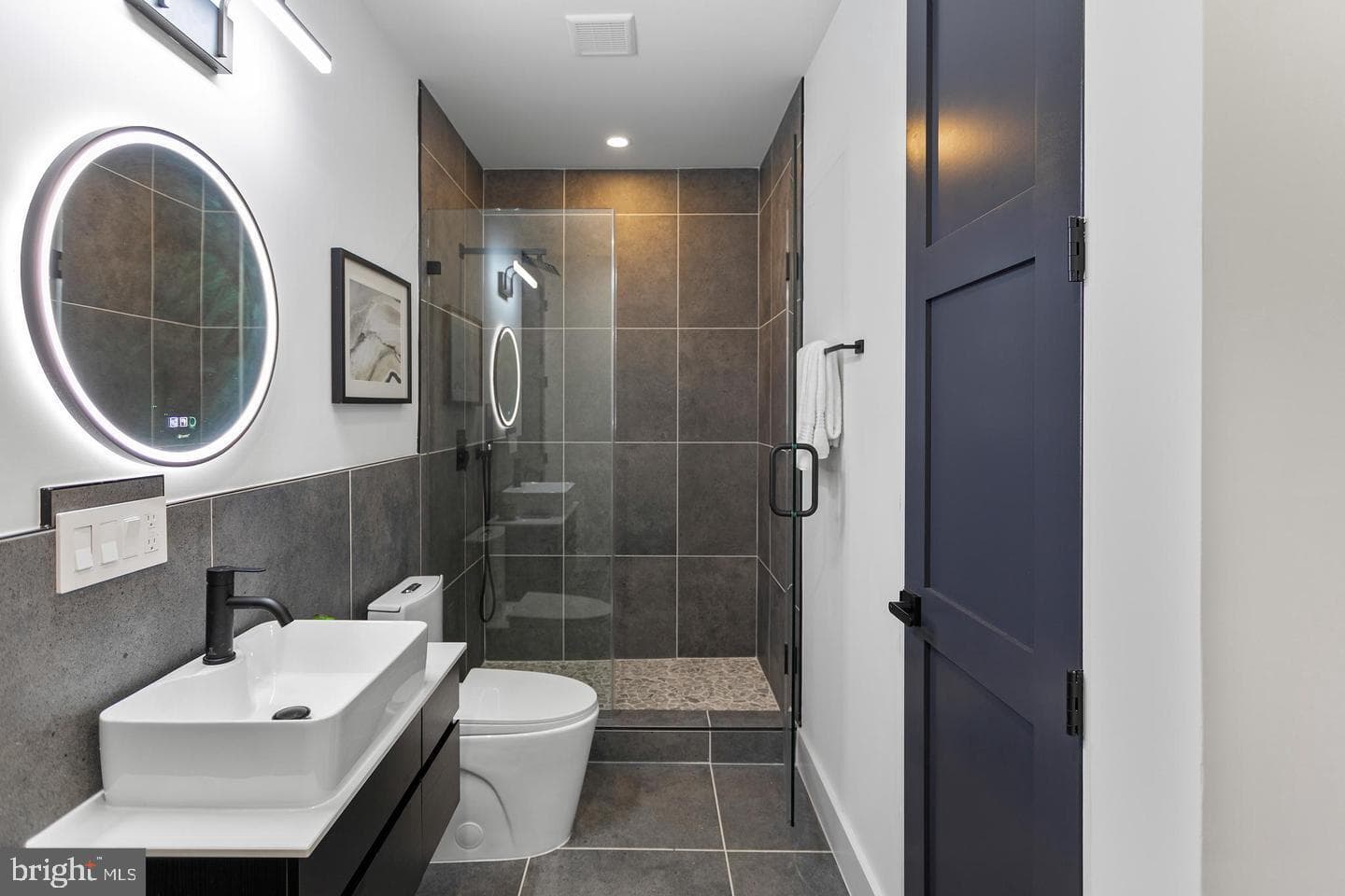 1733 Chain Bridge Road photo 48