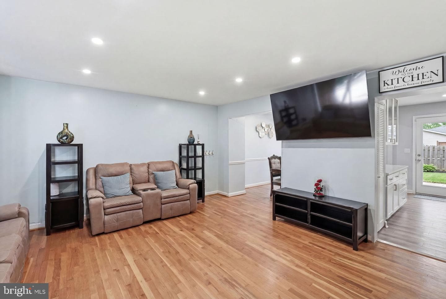 4936 Sauquoit Lane photo 7