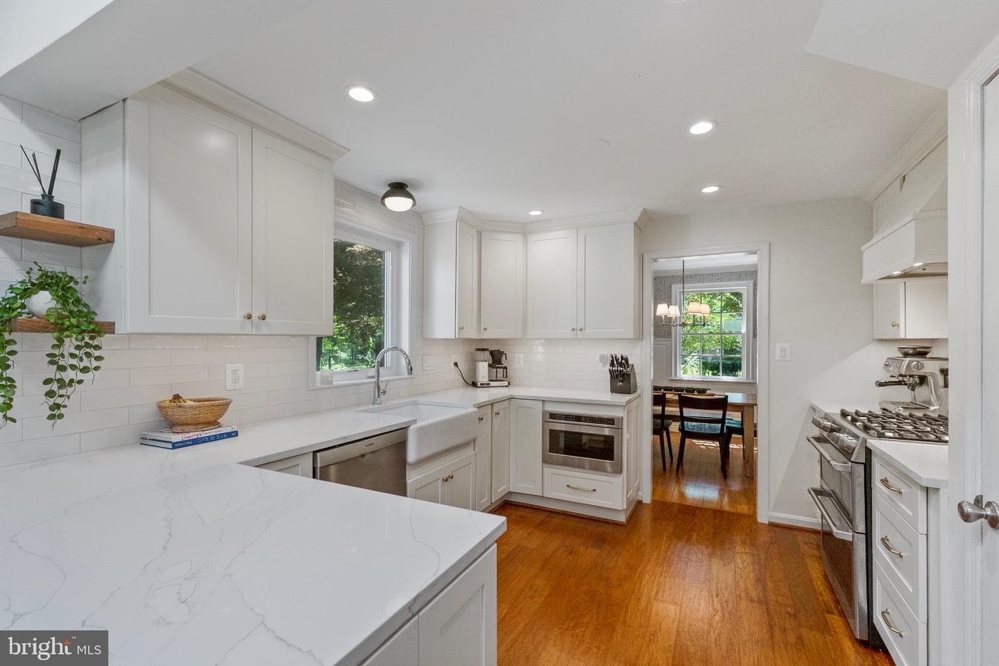 2915 Marshall Street photo 8