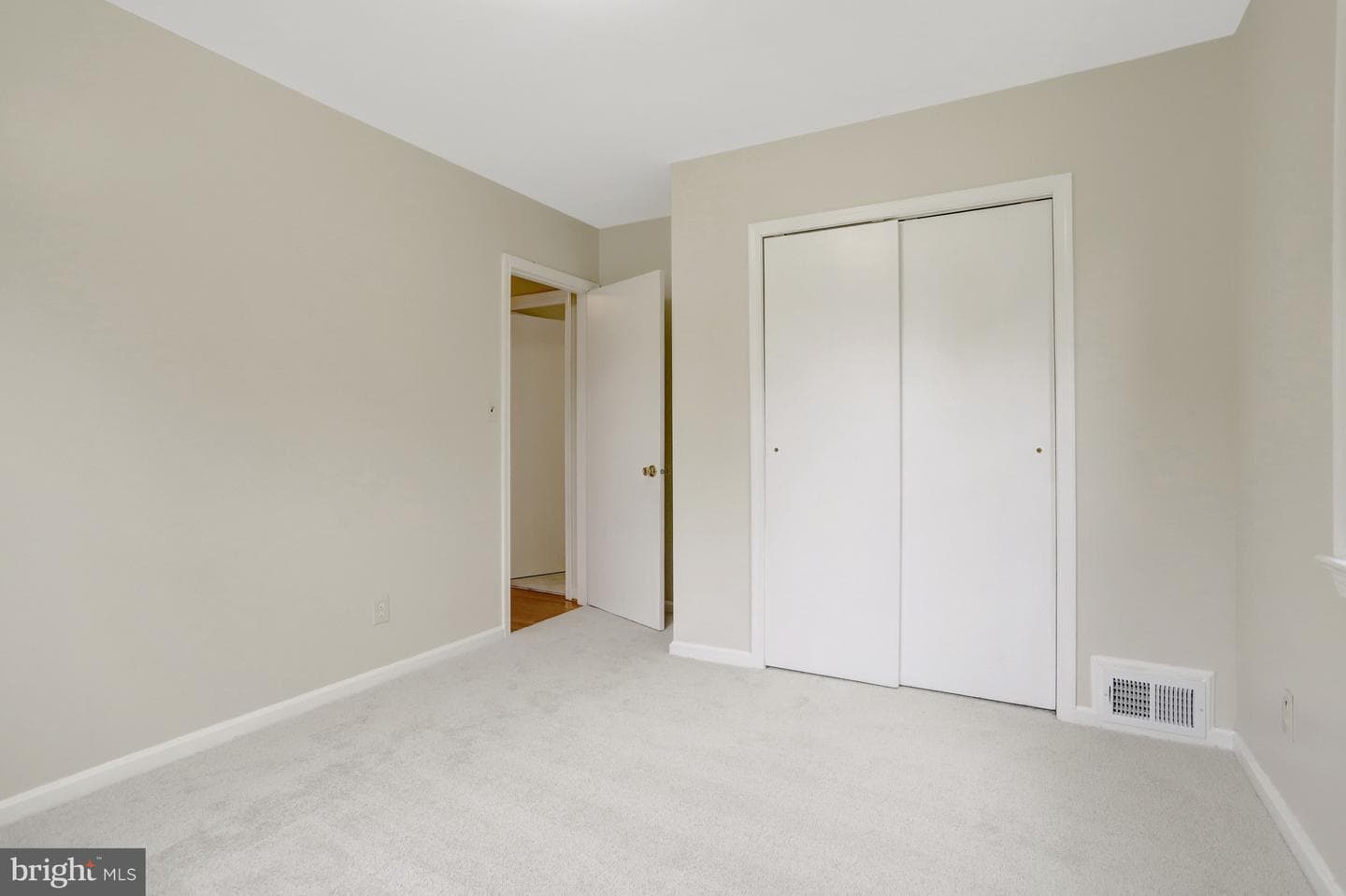 7623 Mendota Place photo 27