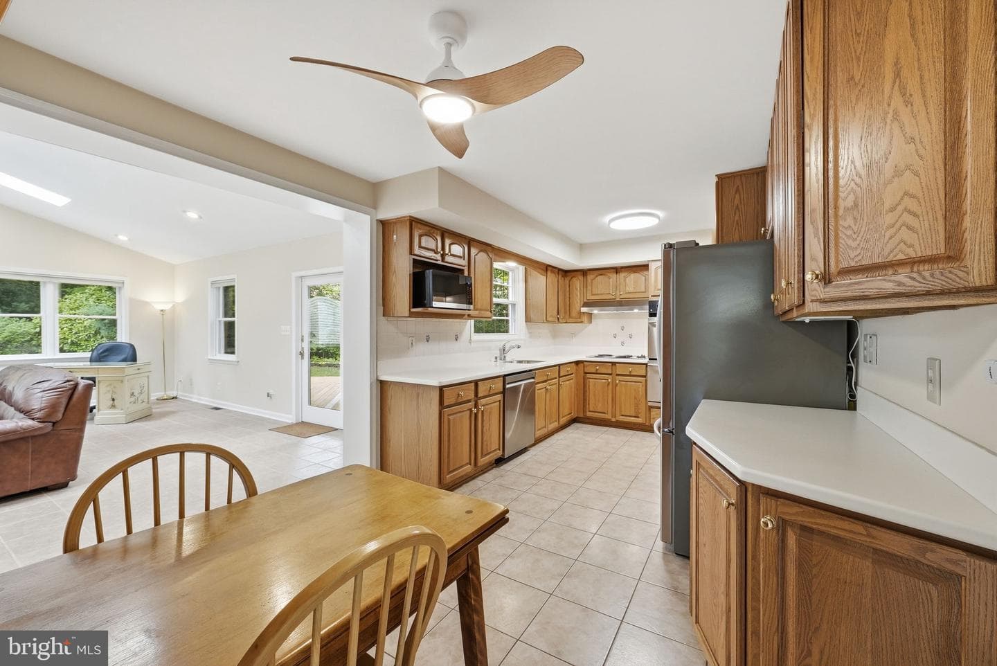 5004 Linette Lane photo 15