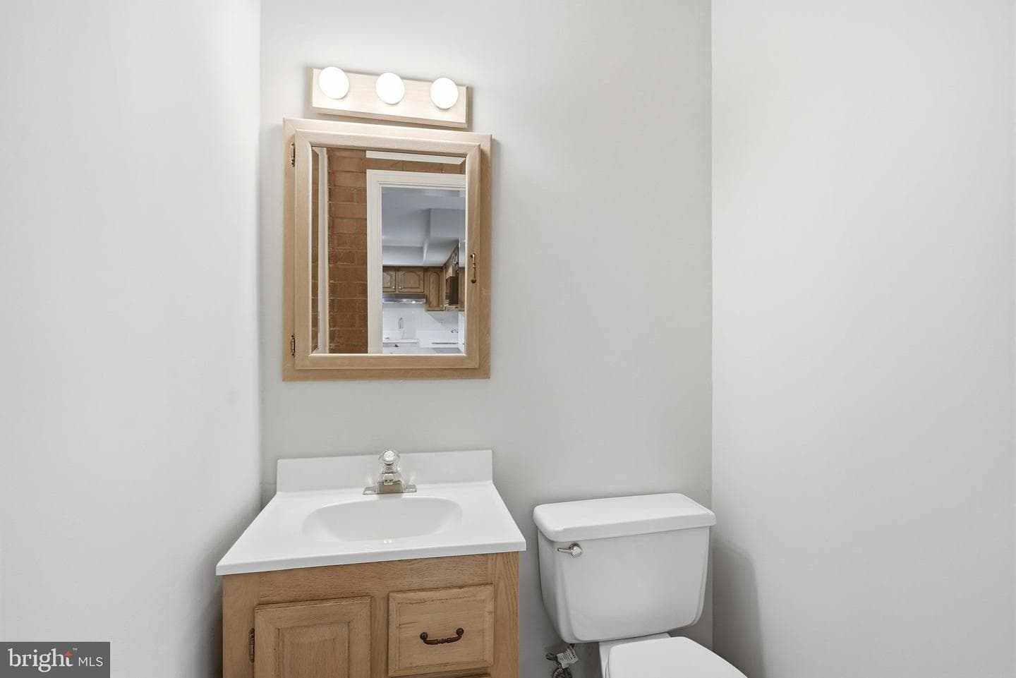 5004 Linette Lane photo 20