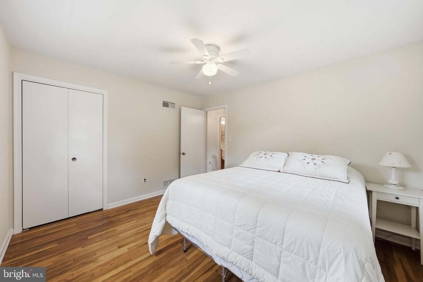 5004 Linette Lane photo 33