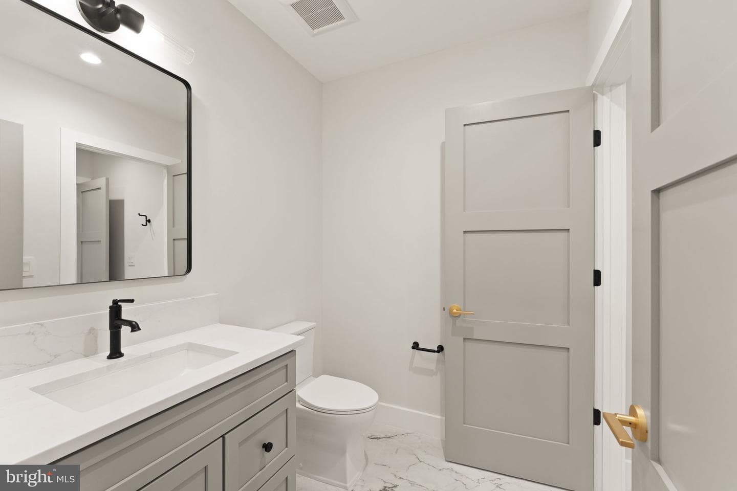 208 Elm Street SW photo 30