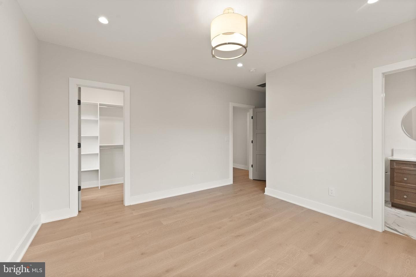 208 Elm Street SW photo 37