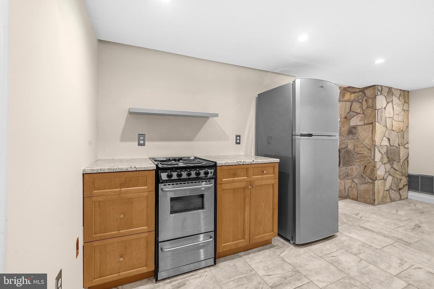 5110 Holden Street photo 35