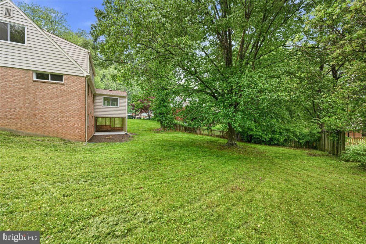 8624 Parliament Drive photo 48