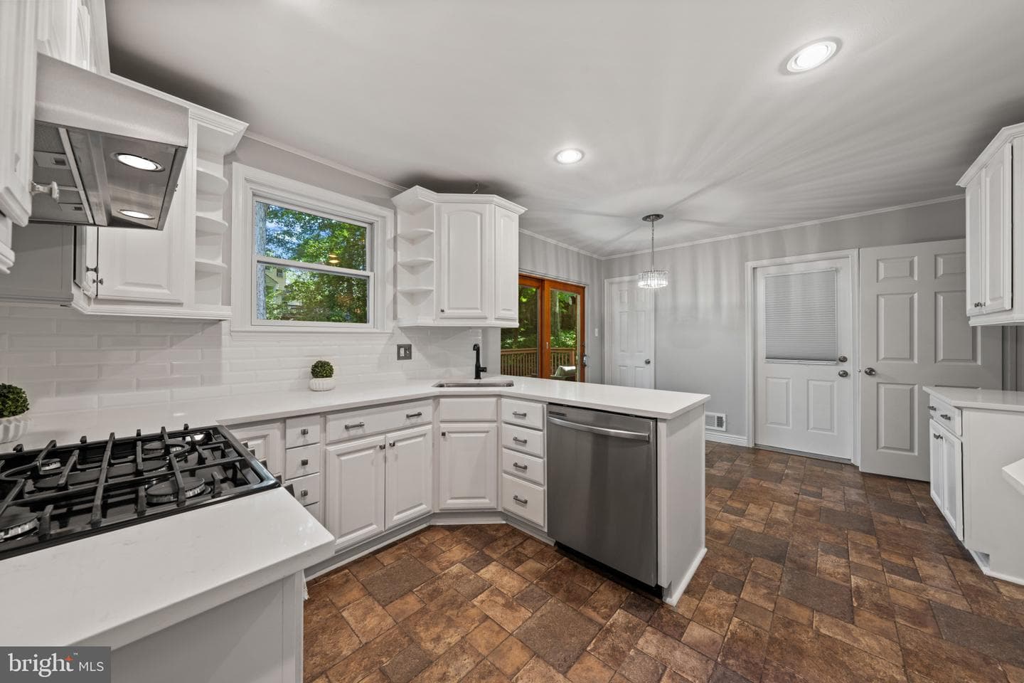 9809 Bacon Court photo 4