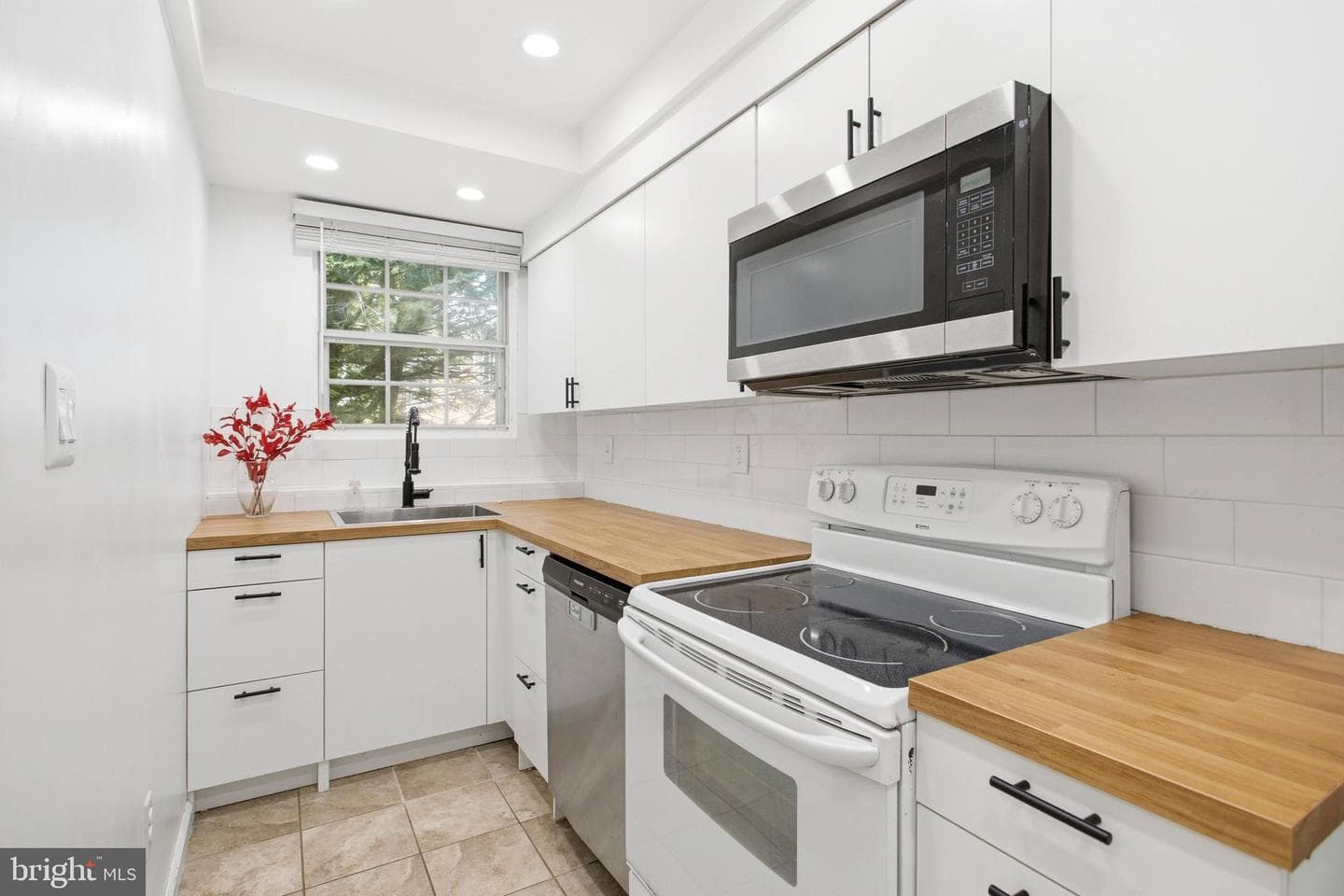 2900 Peyton Randolph Drive #201 photo 14