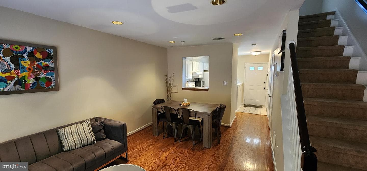 2815 Lee Landing Court photo 6