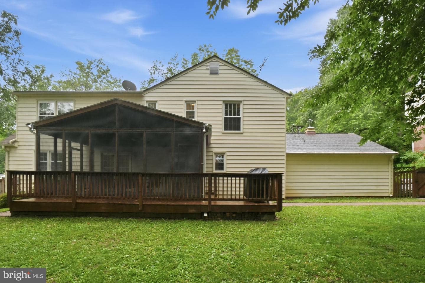 8900 Queen Elizabeth Boulevard photo 32