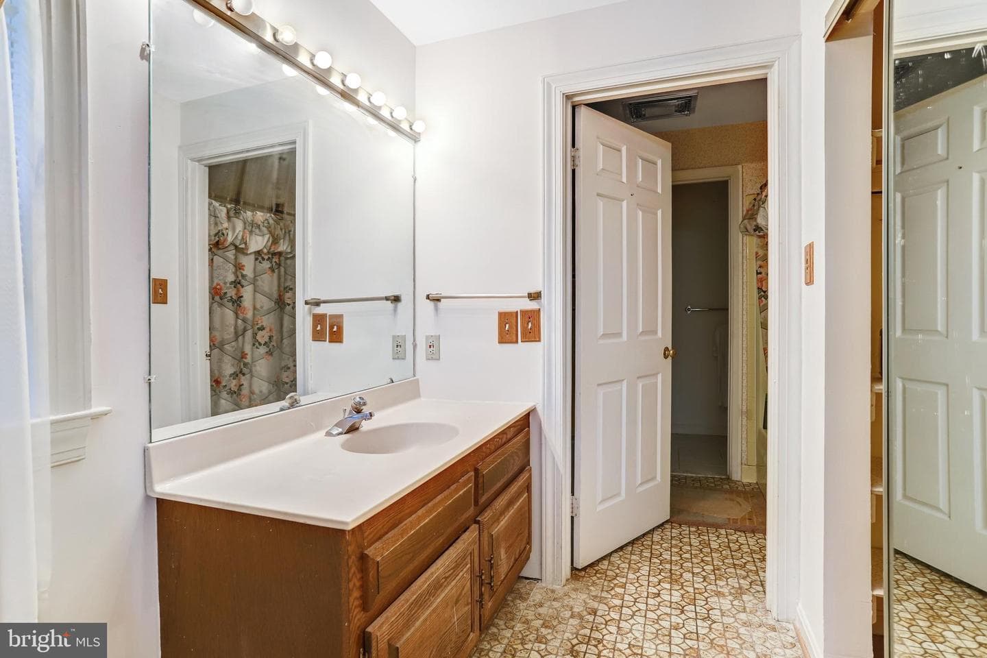 12104 Vale Road photo 29