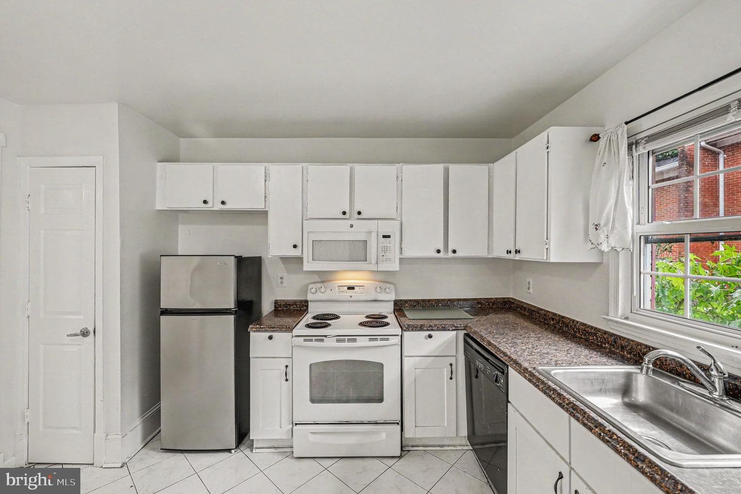 3118 Brosar Court photo 6