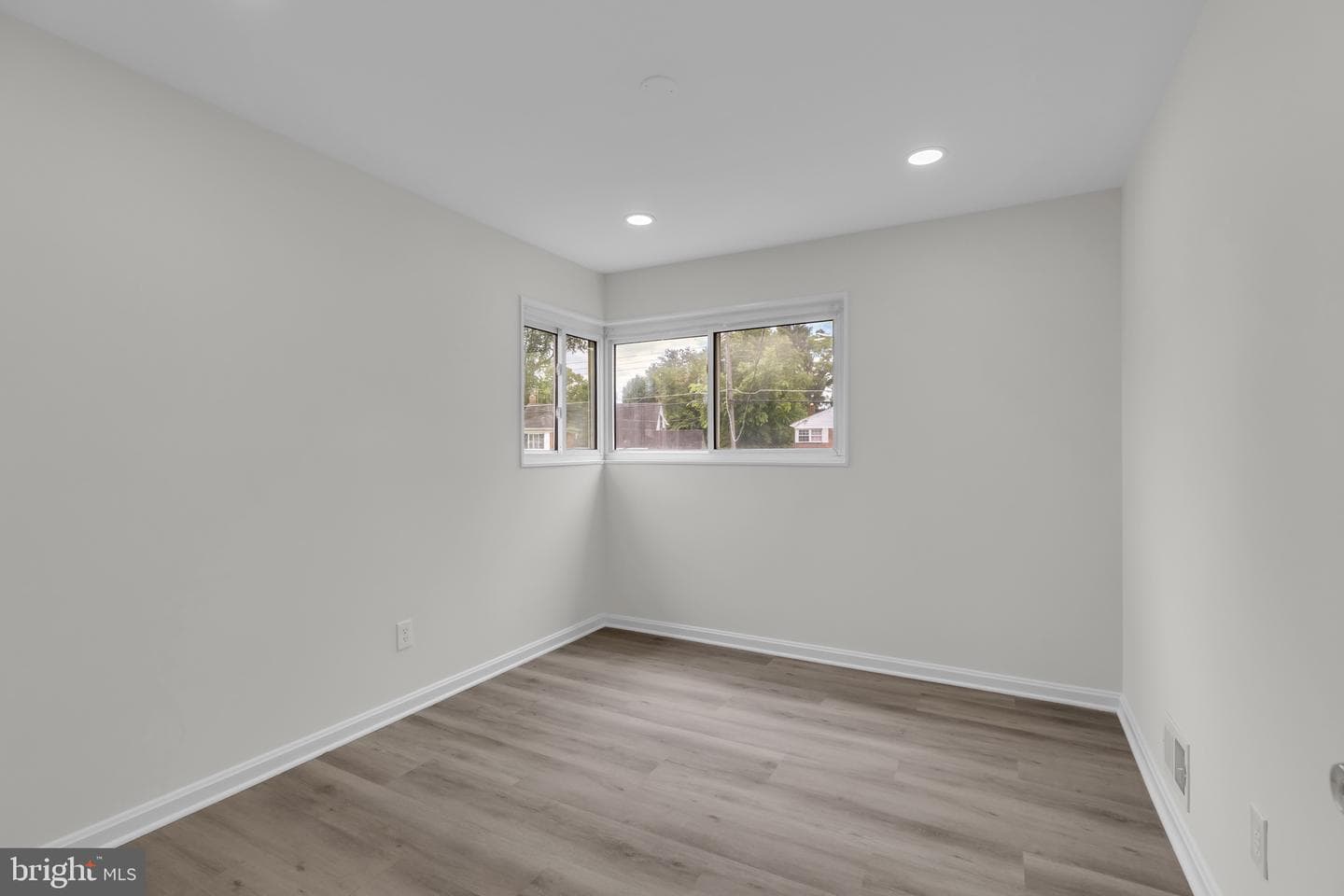 5907 Camberly Avenue photo 22