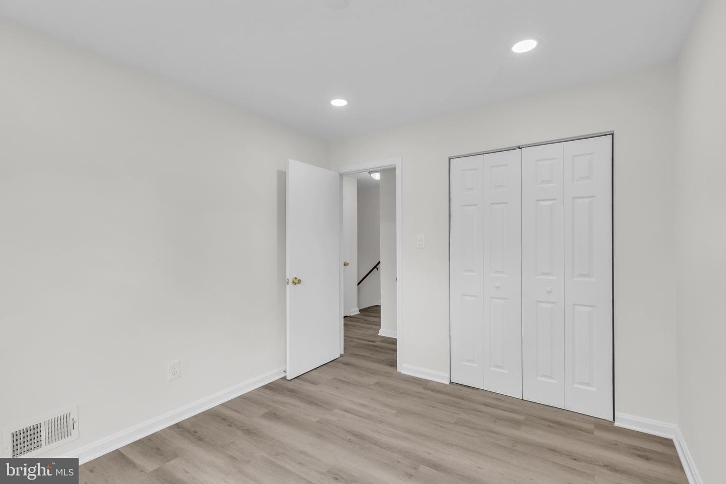 5907 Camberly Avenue photo 23
