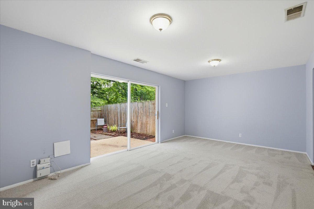 7674 Tiverton Drive photo 19