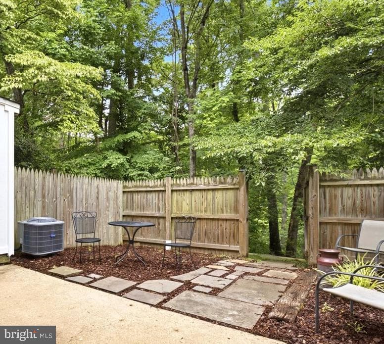 7674 Tiverton Drive photo 21
