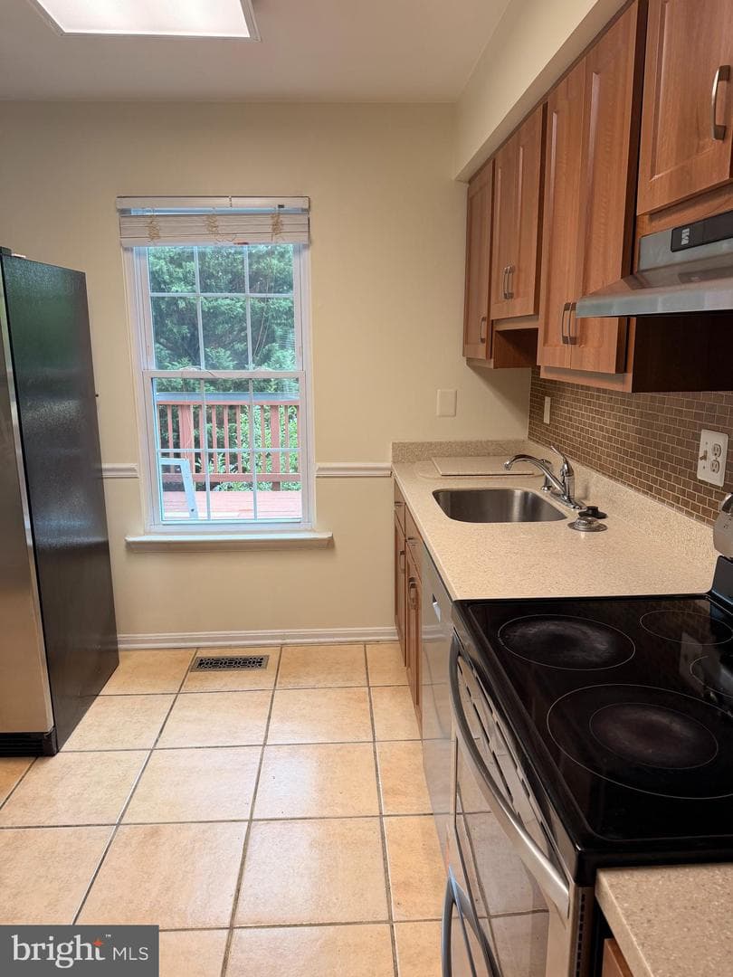 8818 Ridge Hollow Court photo 12