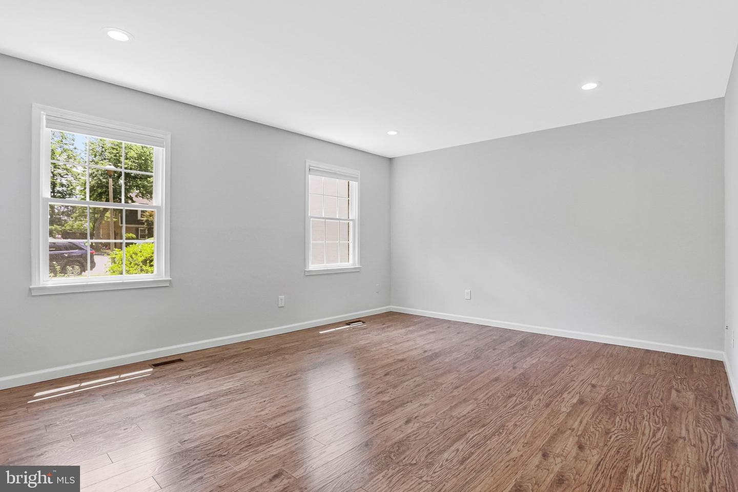 8346 Glastonbury Court photo 10
