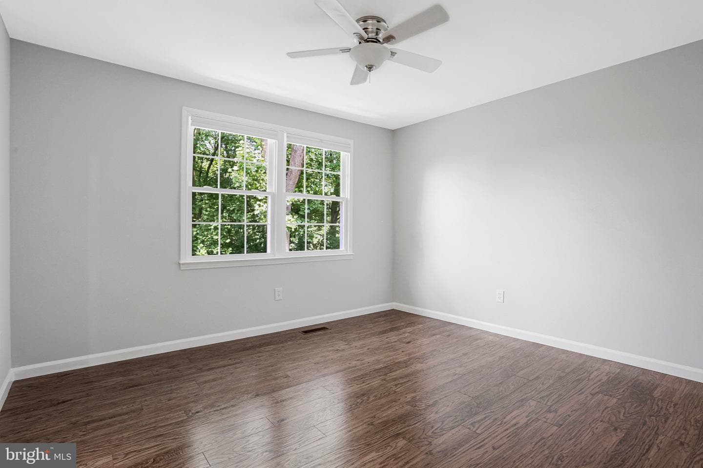 8346 Glastonbury Court photo 16
