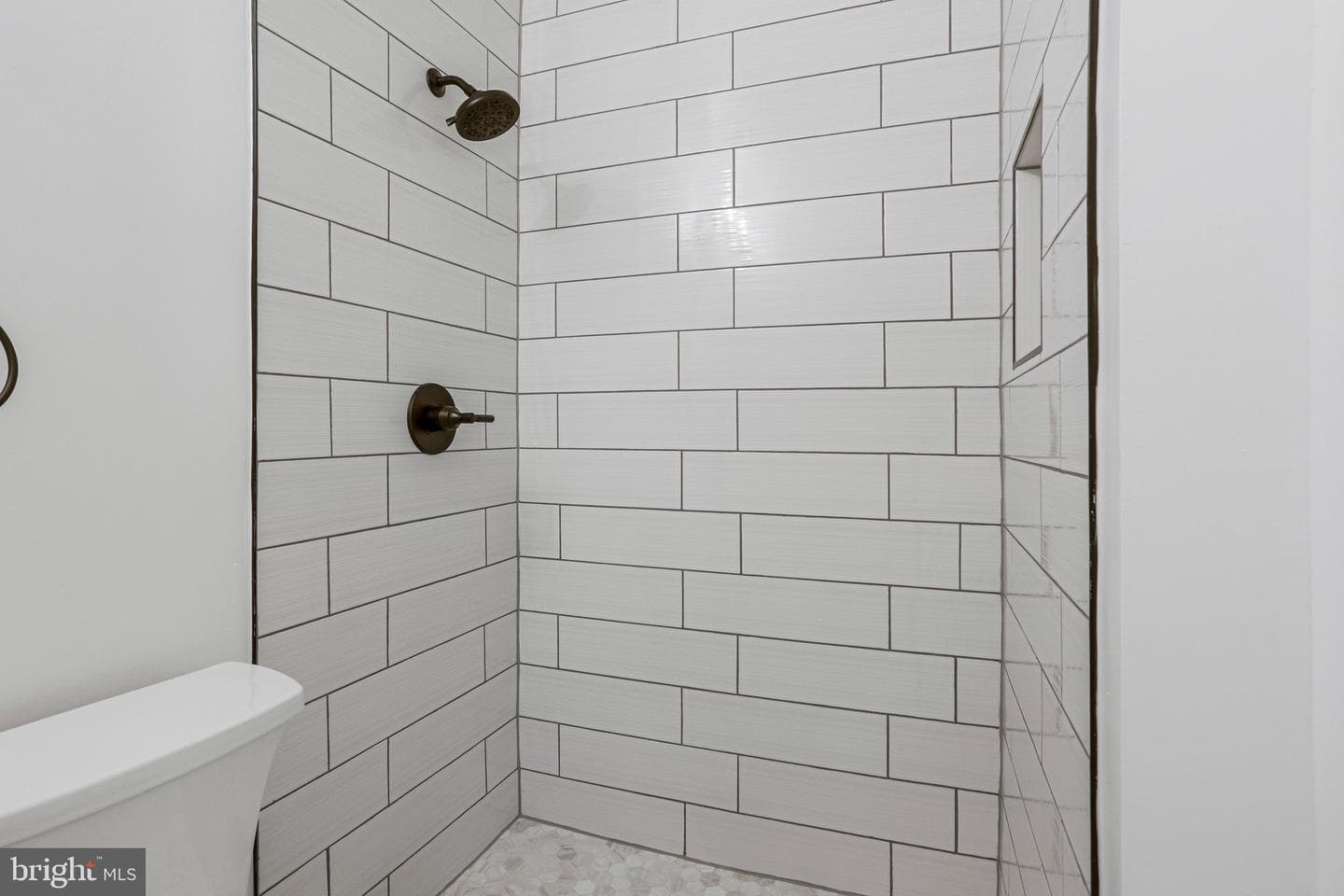 8346 Glastonbury Court photo 23