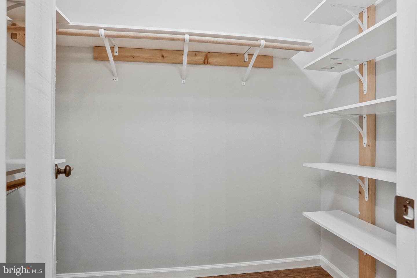 8346 Glastonbury Court photo 24