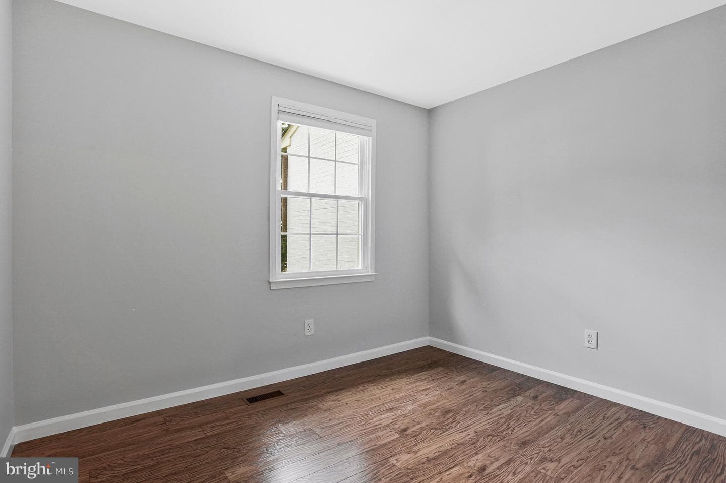 8346 Glastonbury Court photo 27