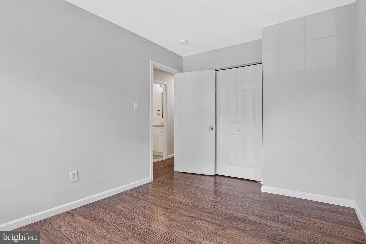 8346 Glastonbury Court photo 32