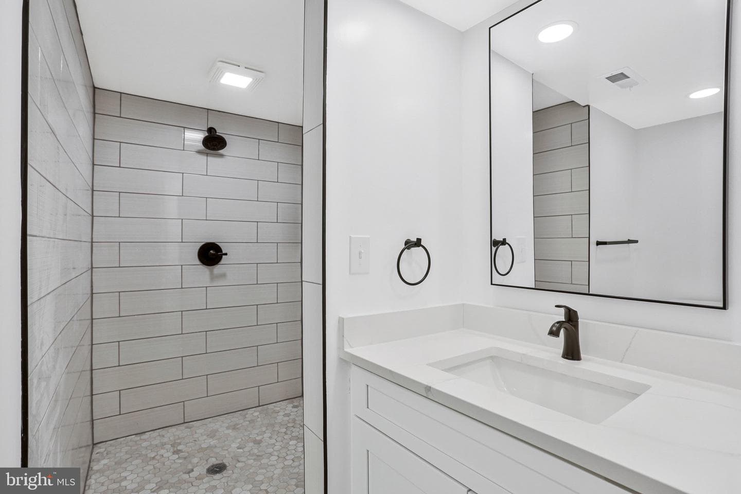 8346 Glastonbury Court photo 36