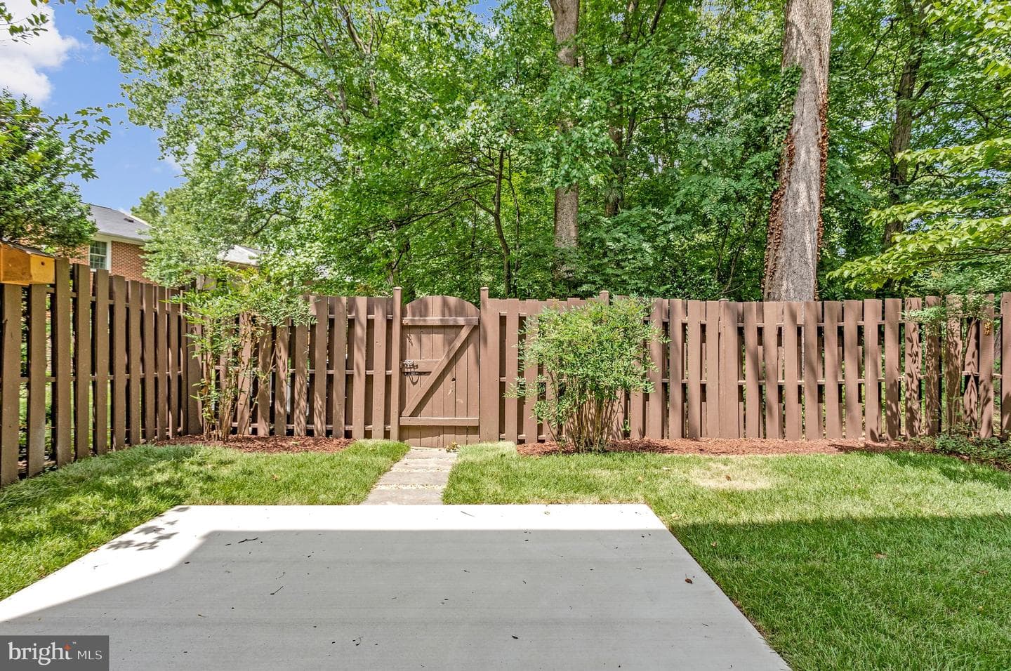8346 Glastonbury Court photo 4