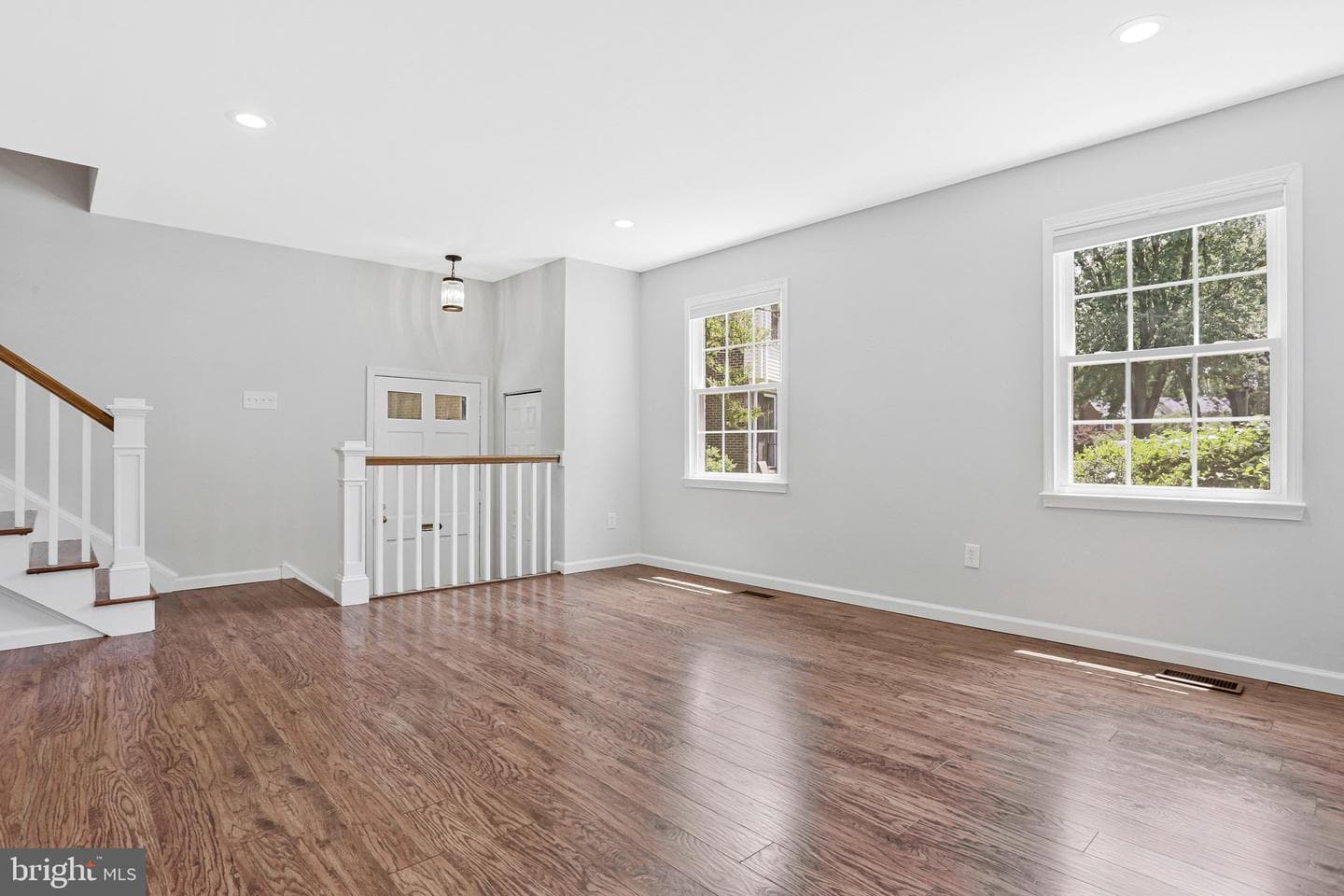 8346 Glastonbury Court photo 8