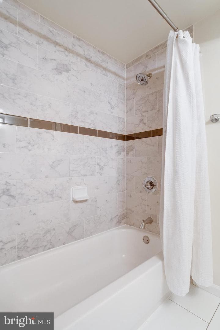 8434 Springfield Oaks Dr photo 34