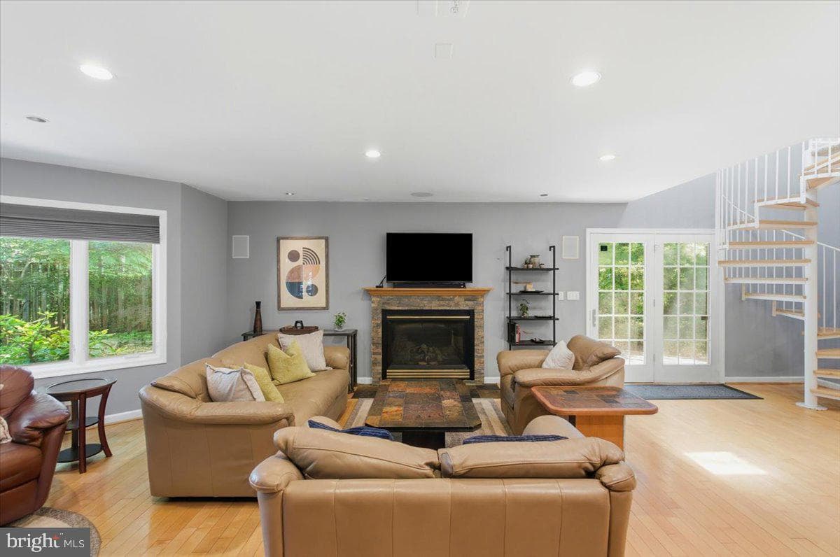 5803 Hall Street photo 15