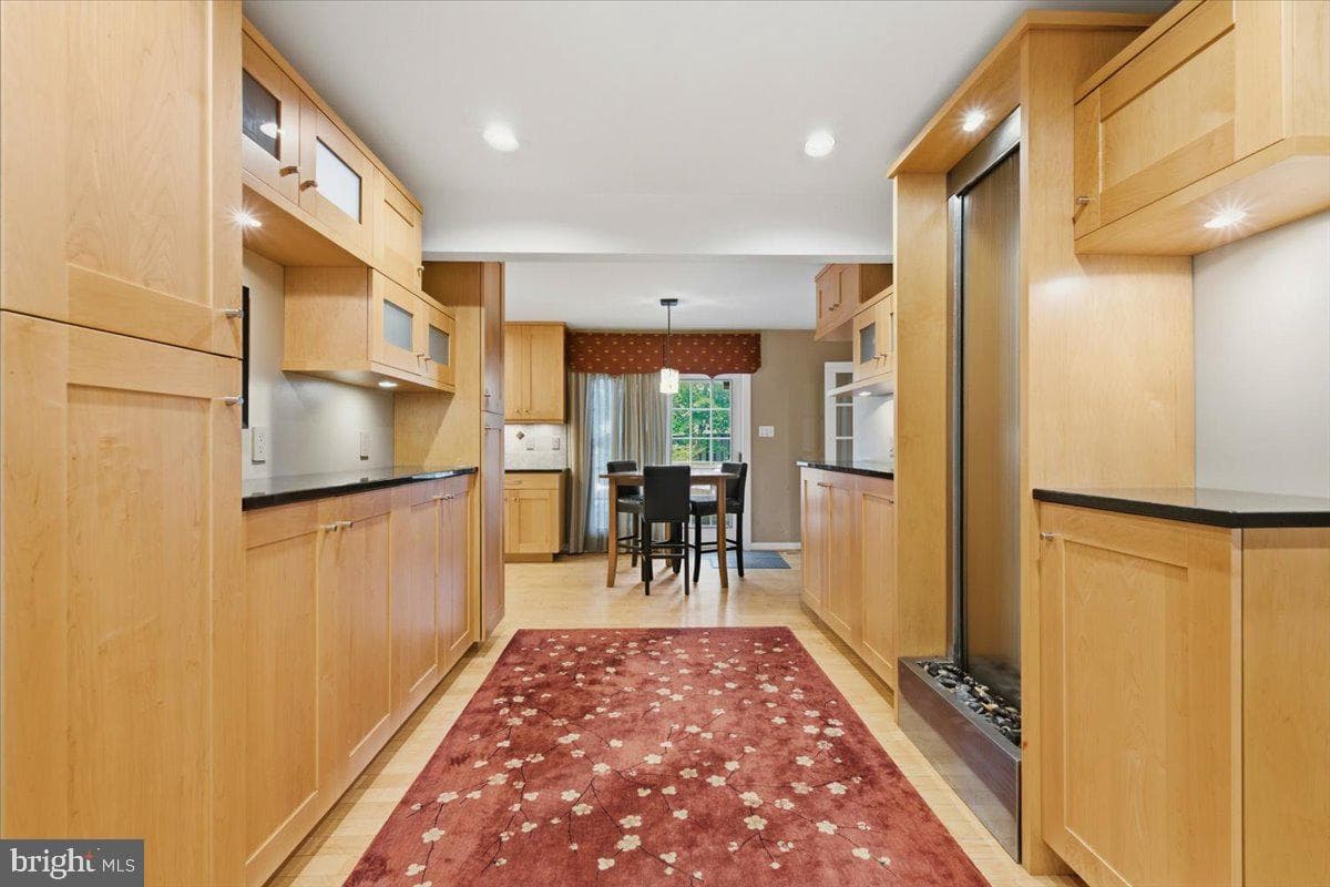 5803 Hall Street photo 20