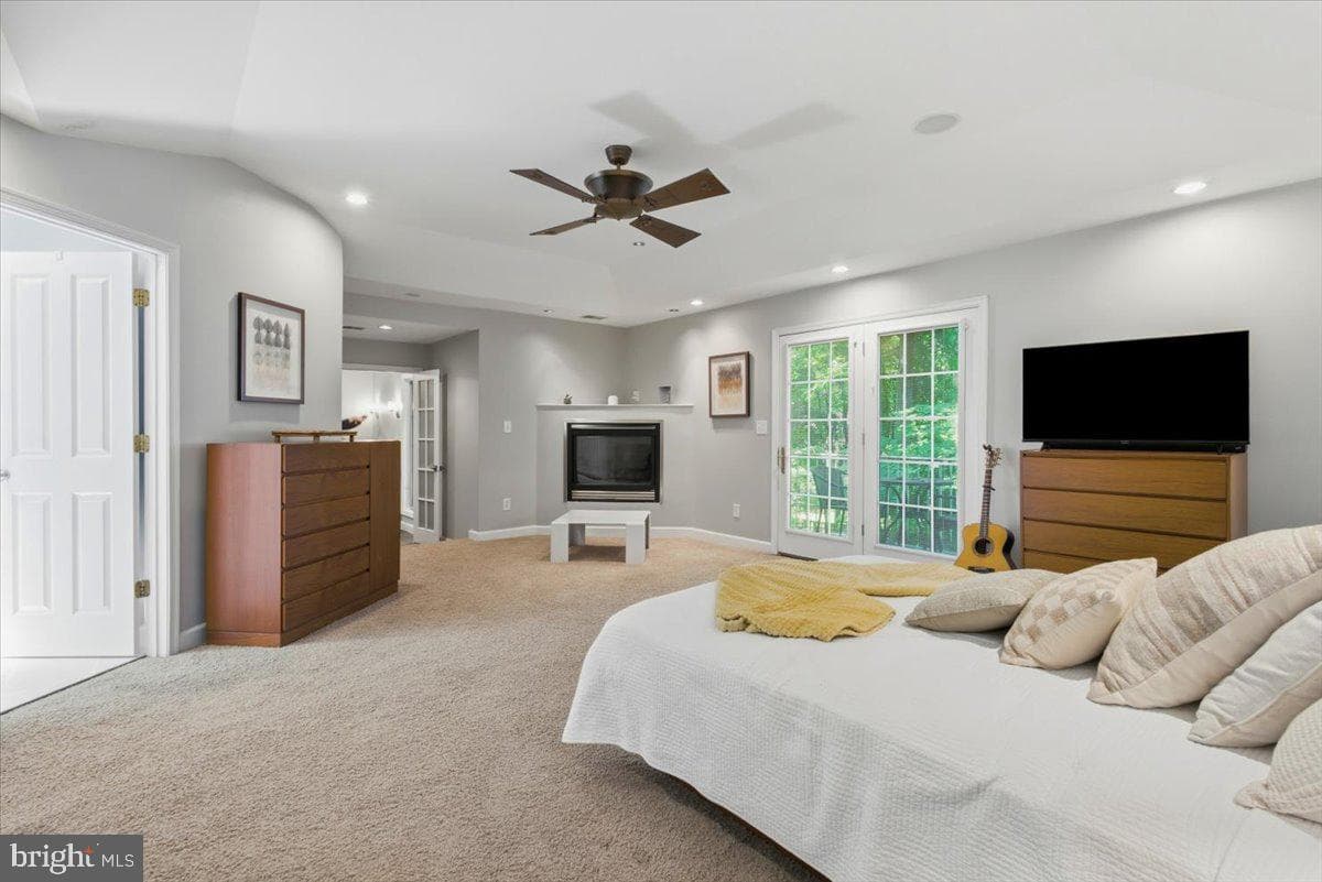 5803 Hall Street photo 4